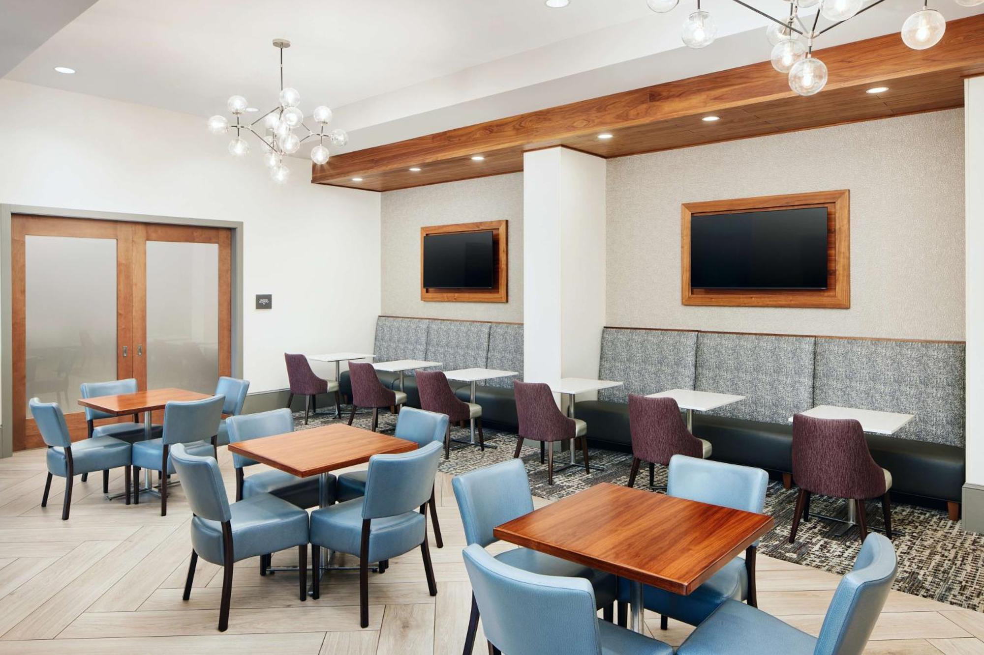Embassy By Hilton Atlanta Airport North Hotel Hapeville