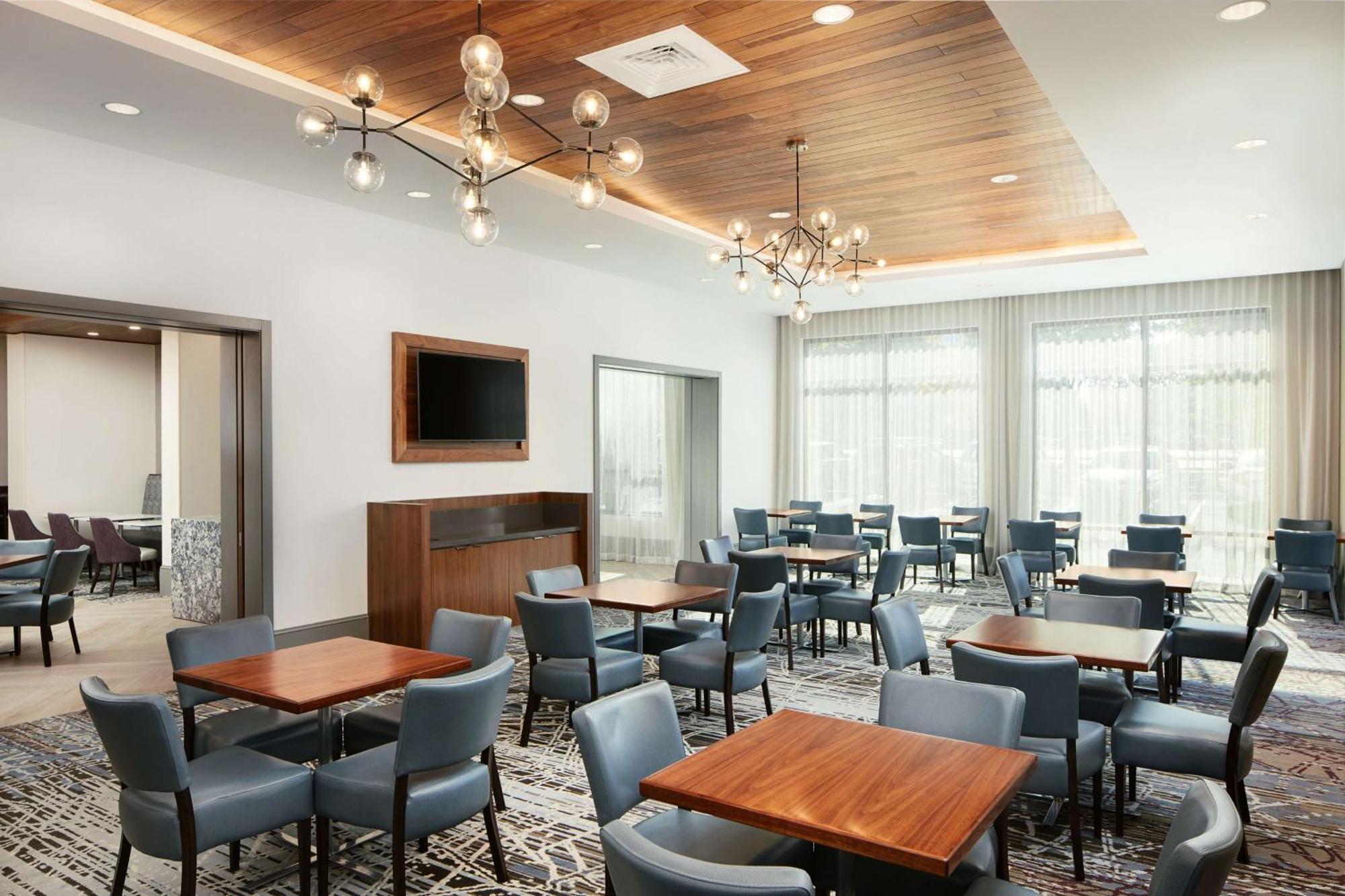 Embassy By Hilton Atlanta Airport North Hapeville