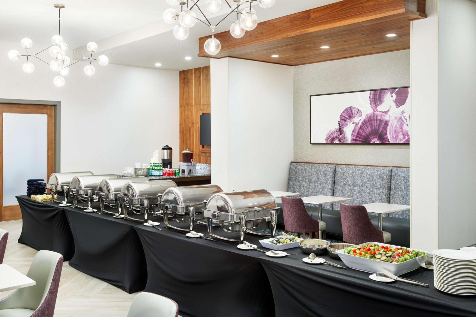 Embassy By Hilton Atlanta Airport North 4*